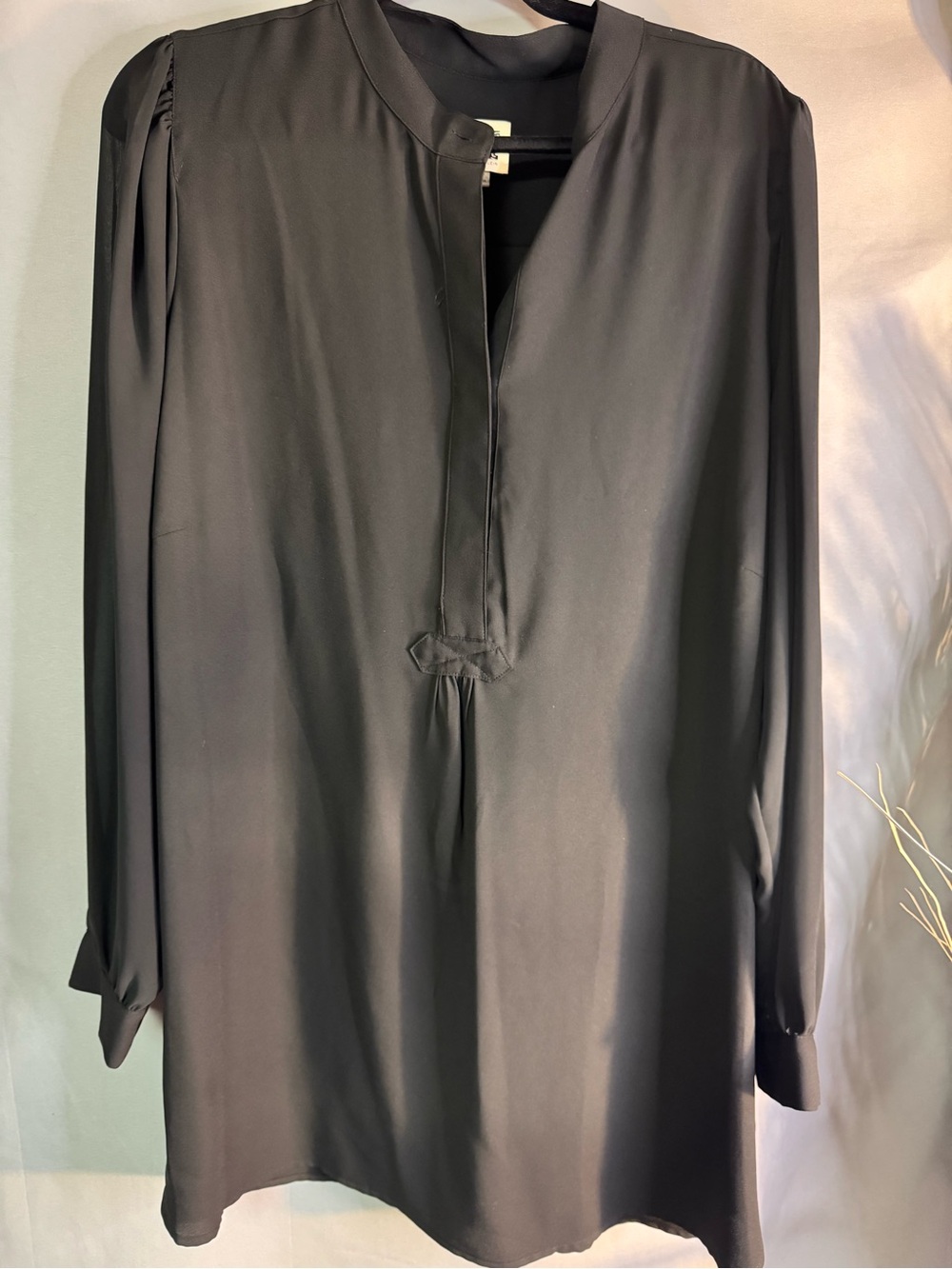 Anne Klein Black Long-Sleeve Split-Neck Tunic
